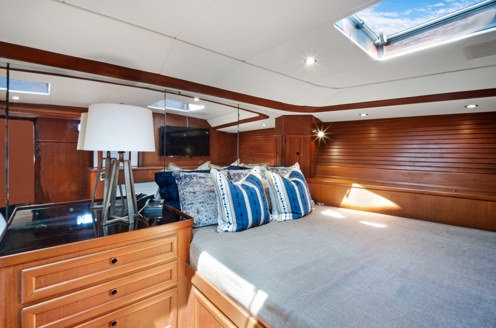 1991 Southern Wind 72 - Photo 27