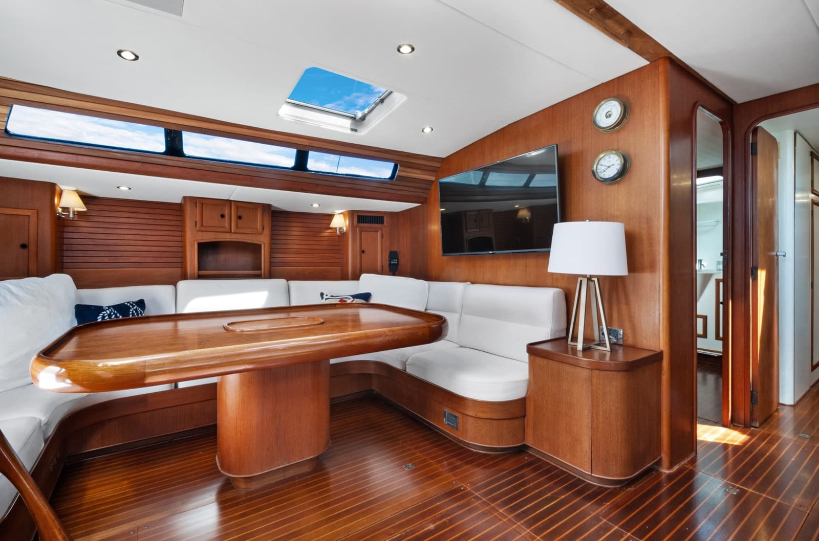1991 Southern Wind 72 - Photo 17