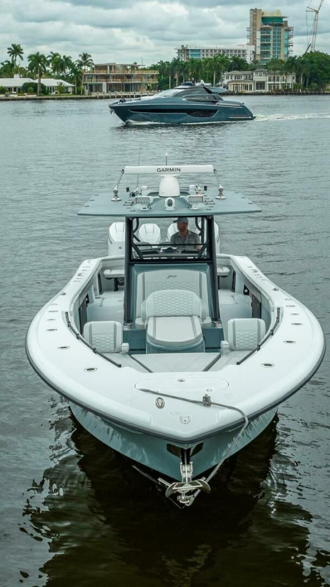 2024 Yellowfin 39 Offshore - Photo 2