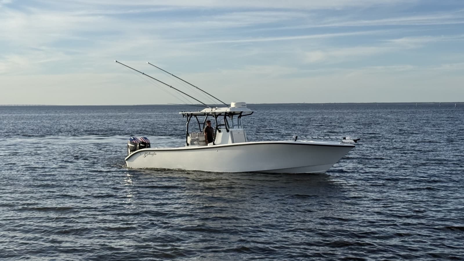 2022 Yellowfin 32 Offshore - Photo 2
