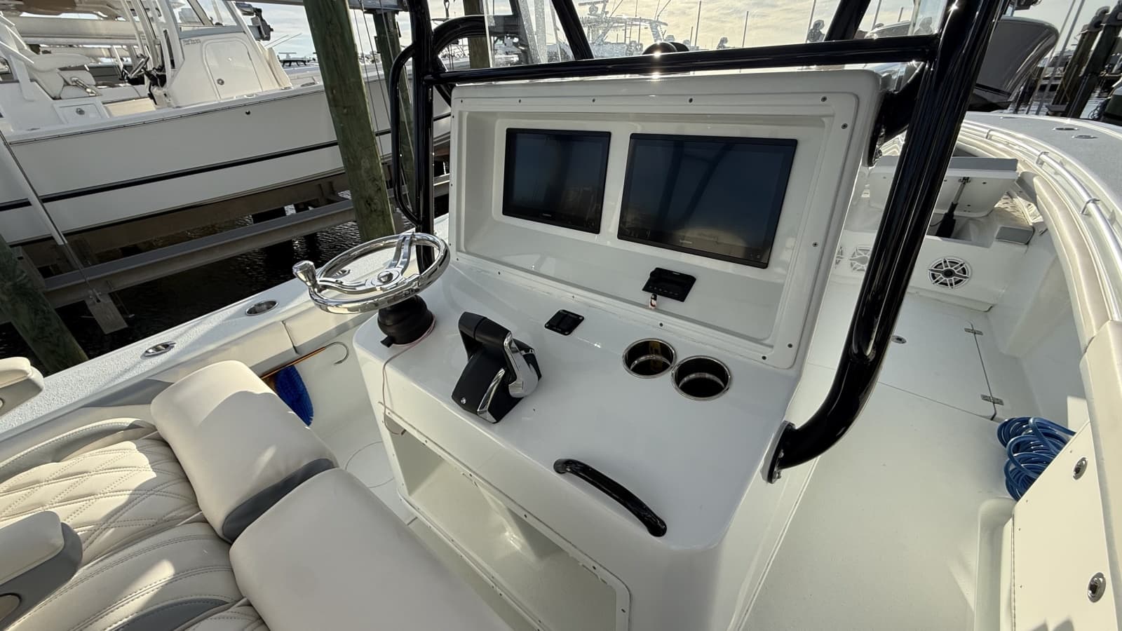 2022 Yellowfin 32 Offshore - Photo 9
