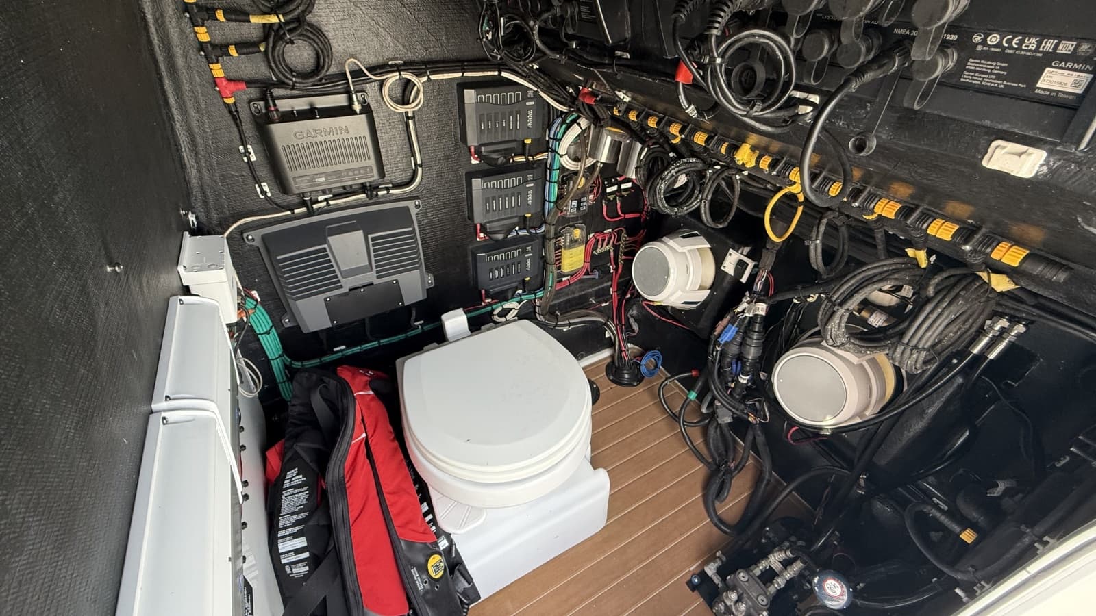 2022 Yellowfin 32 Offshore - Photo 17