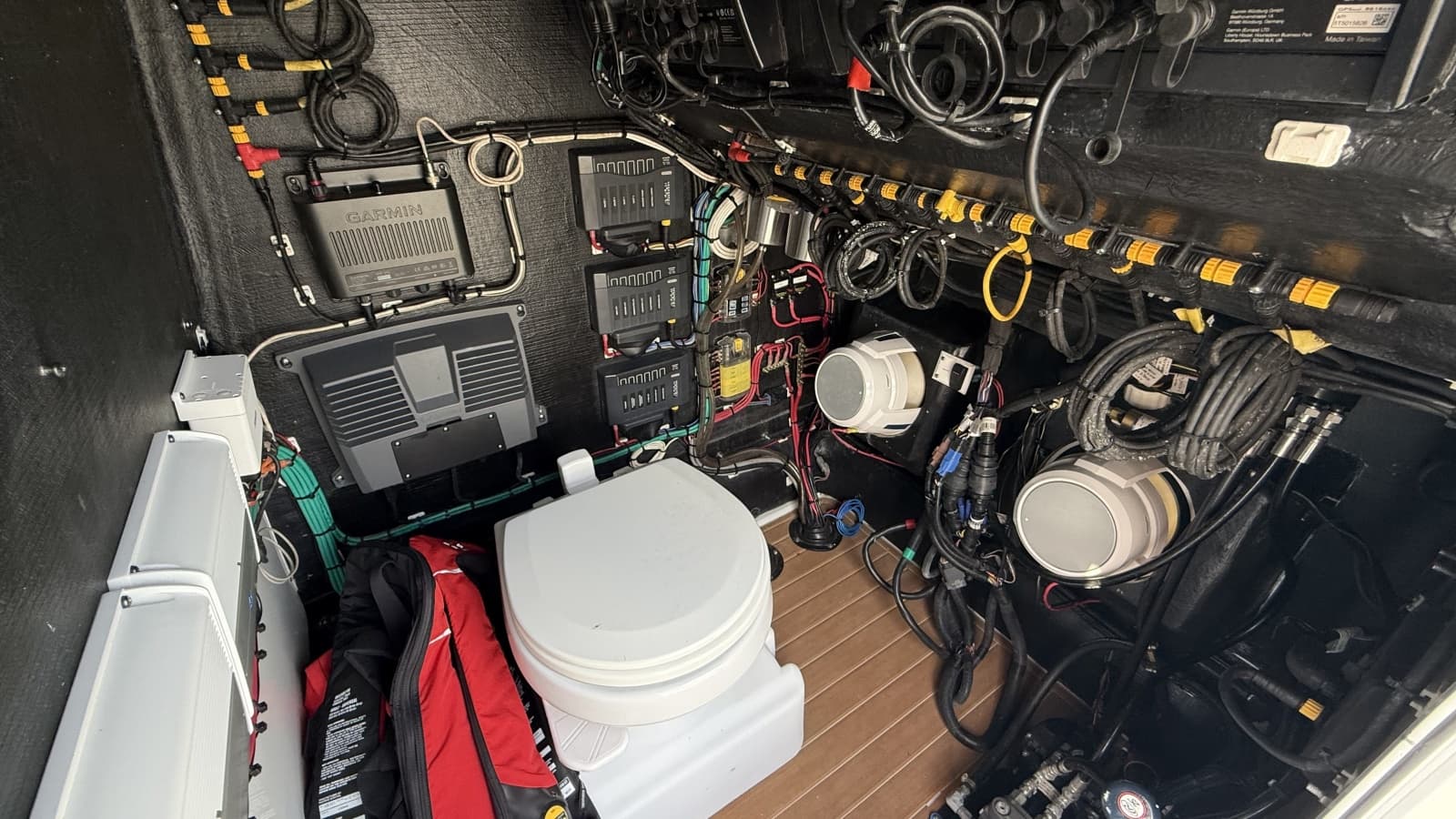 2022 Yellowfin 32 Offshore - Photo 16
