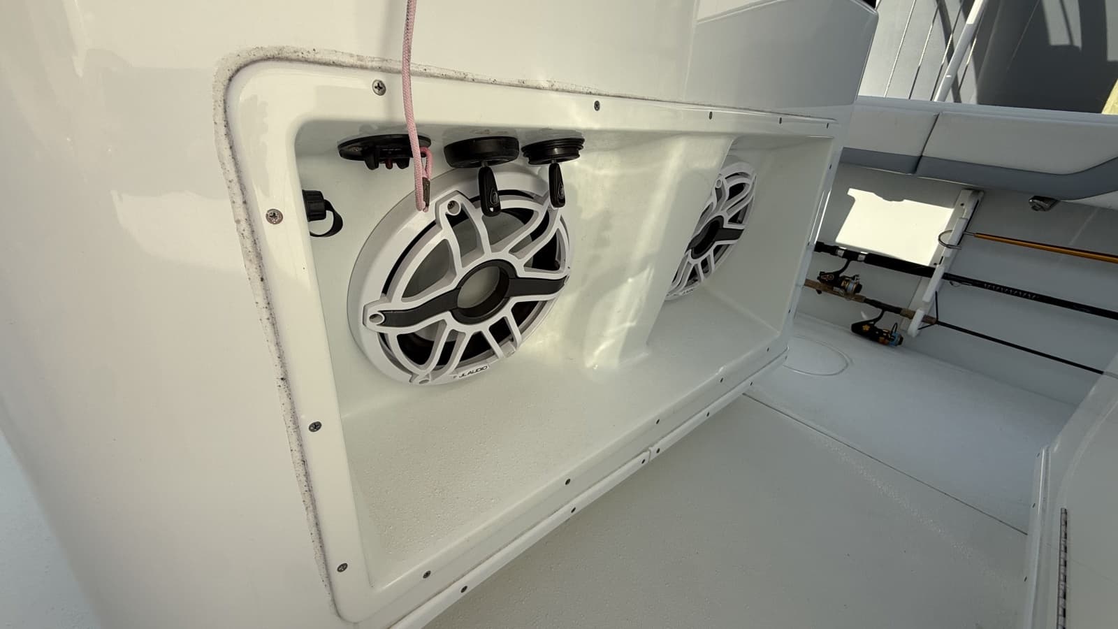 2022 Yellowfin 32 Offshore - Photo 15