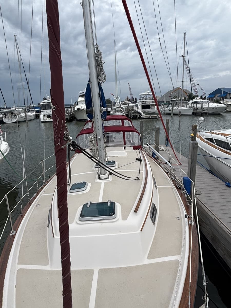 1987 Island Packet 31 - Photo 11