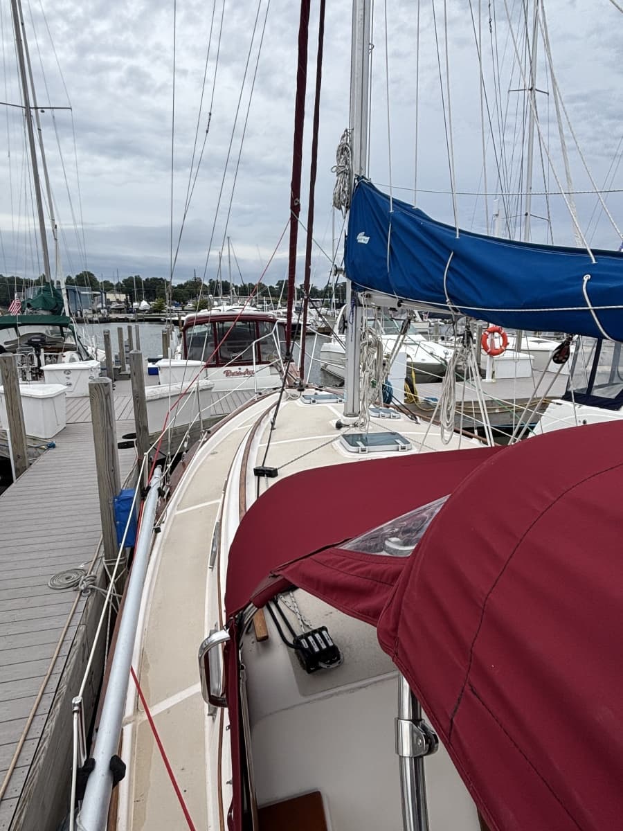 1987 Island Packet 31 - Photo 17