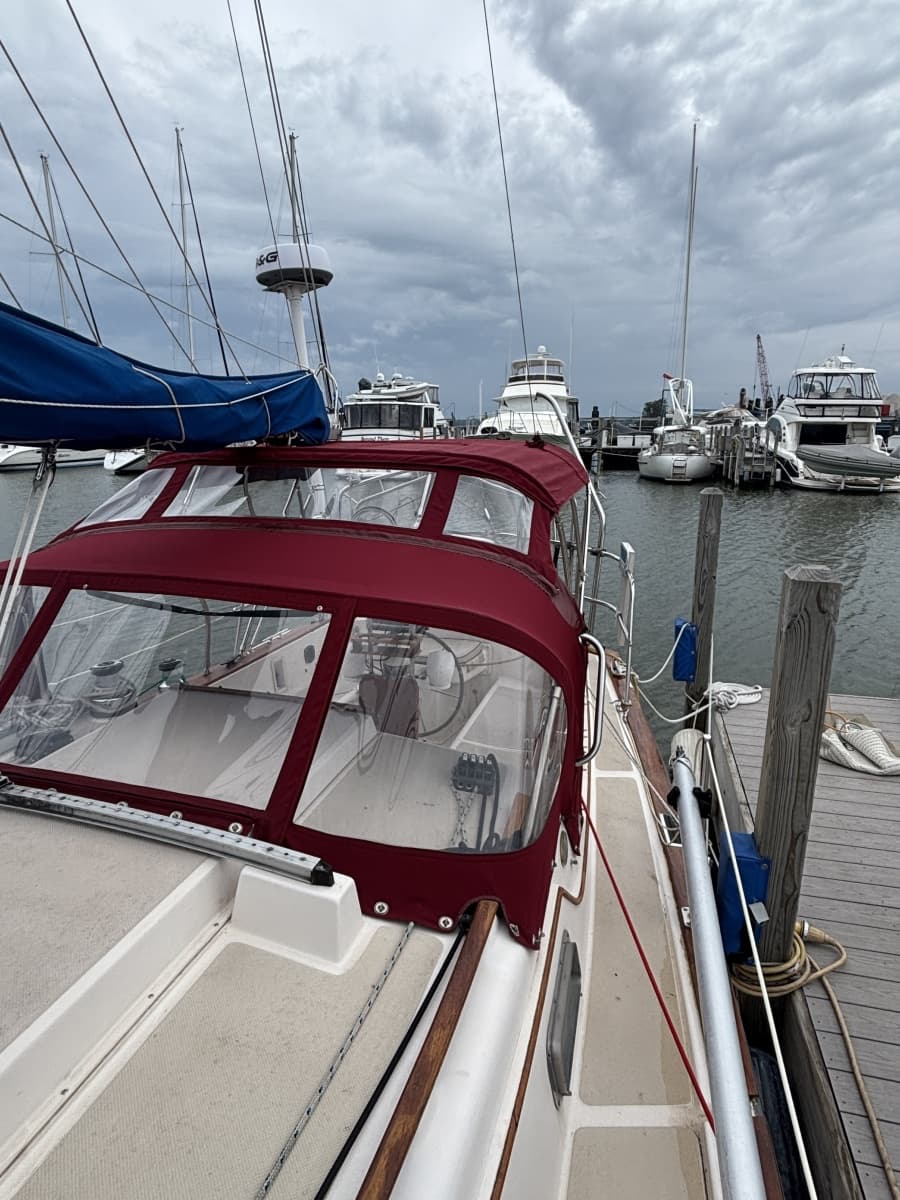 1987 Island Packet 31 - Photo 16