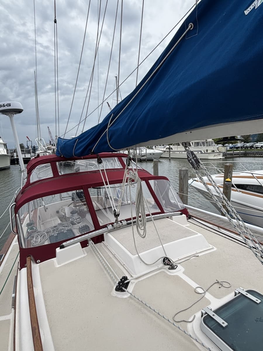 1987 Island Packet 31 - Photo 14