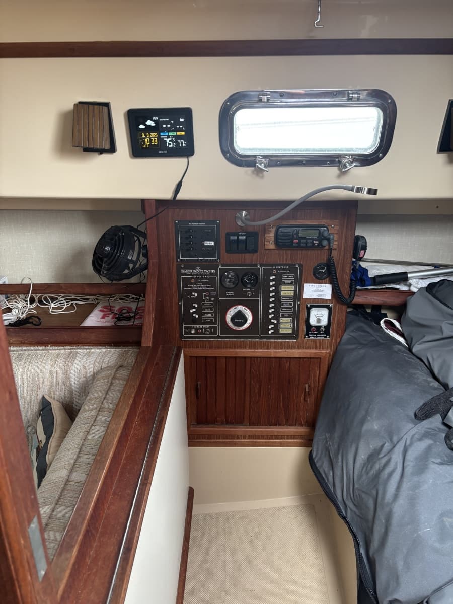 1987 Island Packet 31 - Photo 37