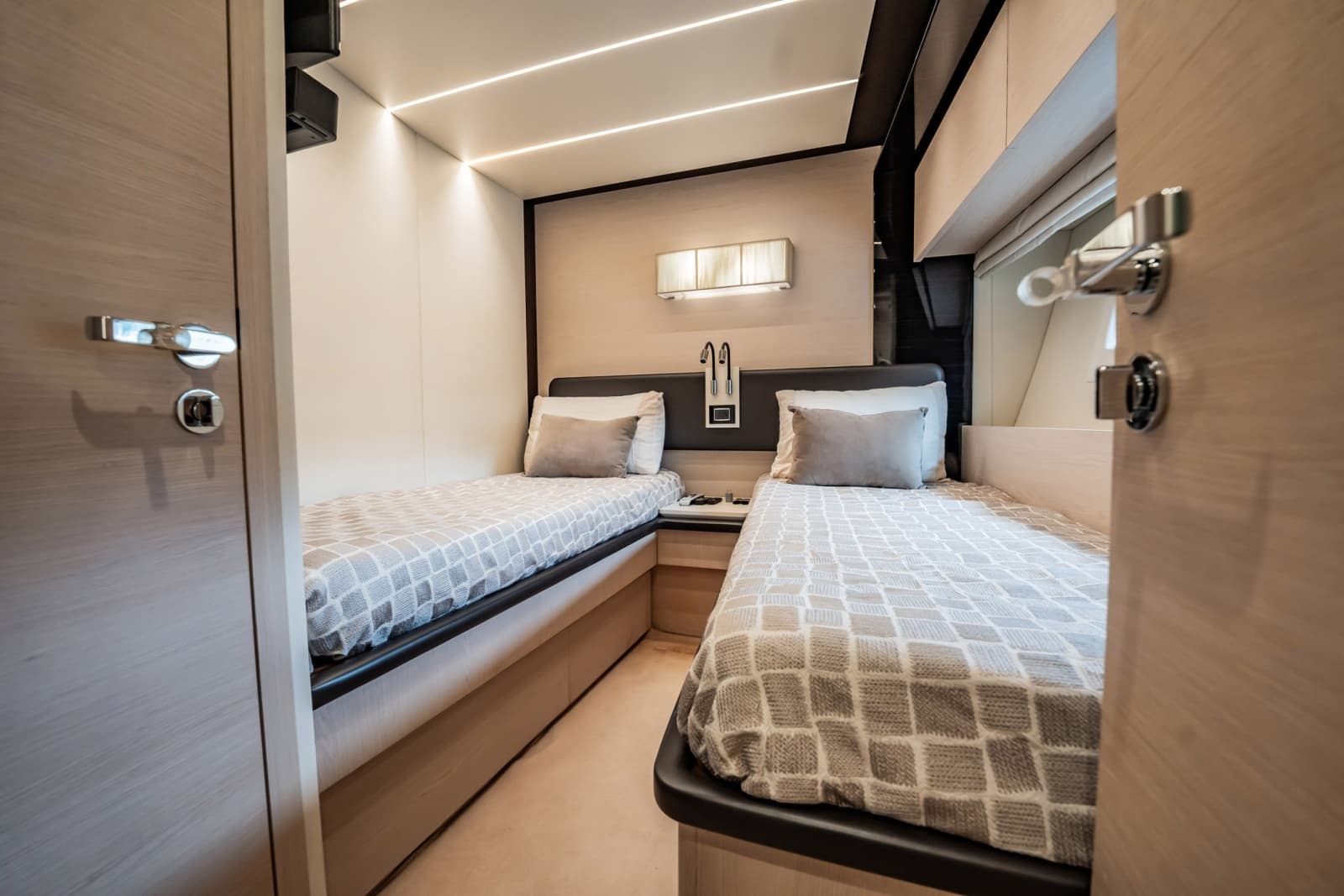 2020 Azimut Fly 72 - Photo 21