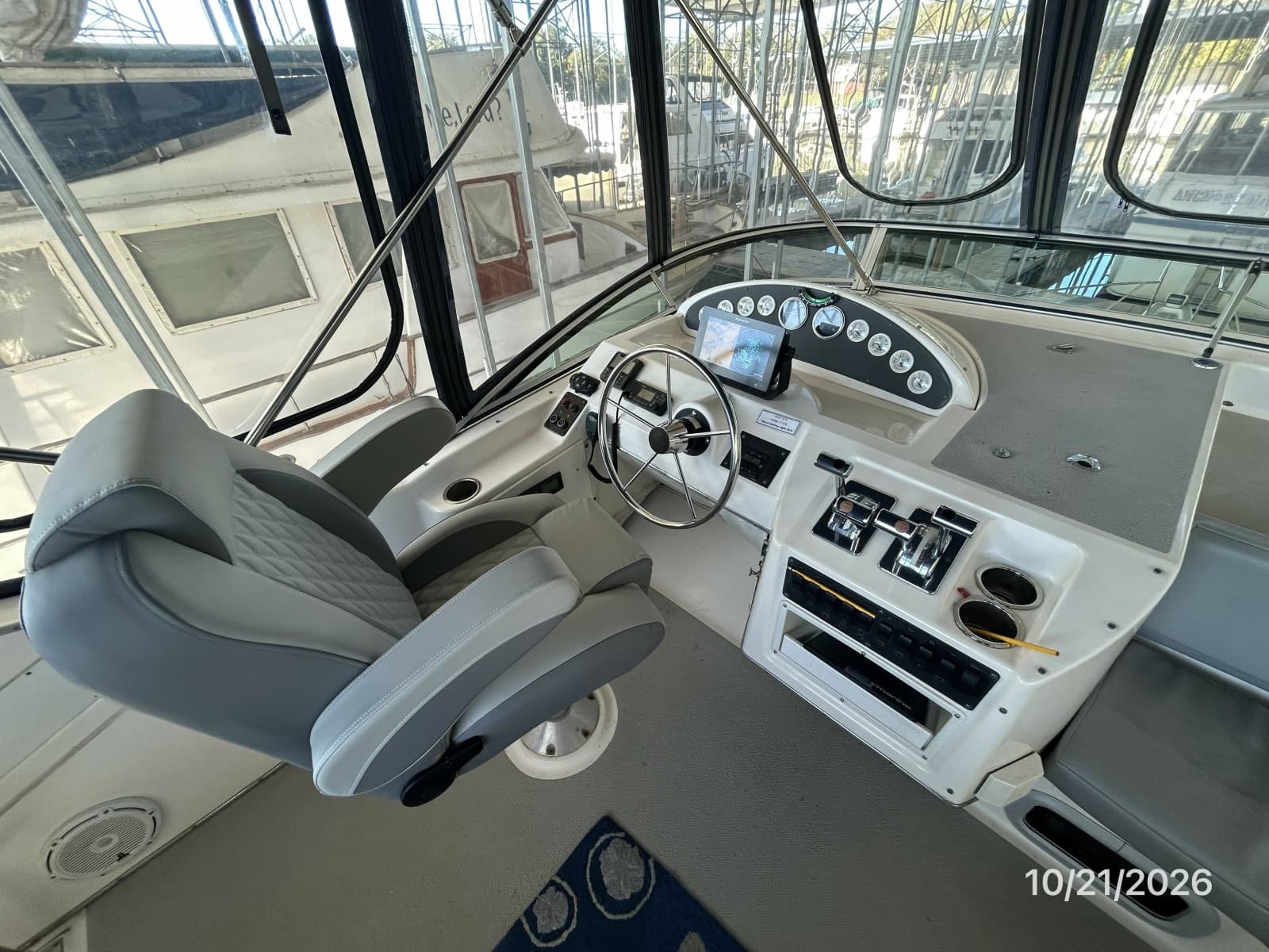 1997 Bayliner 3988 - Photo 21