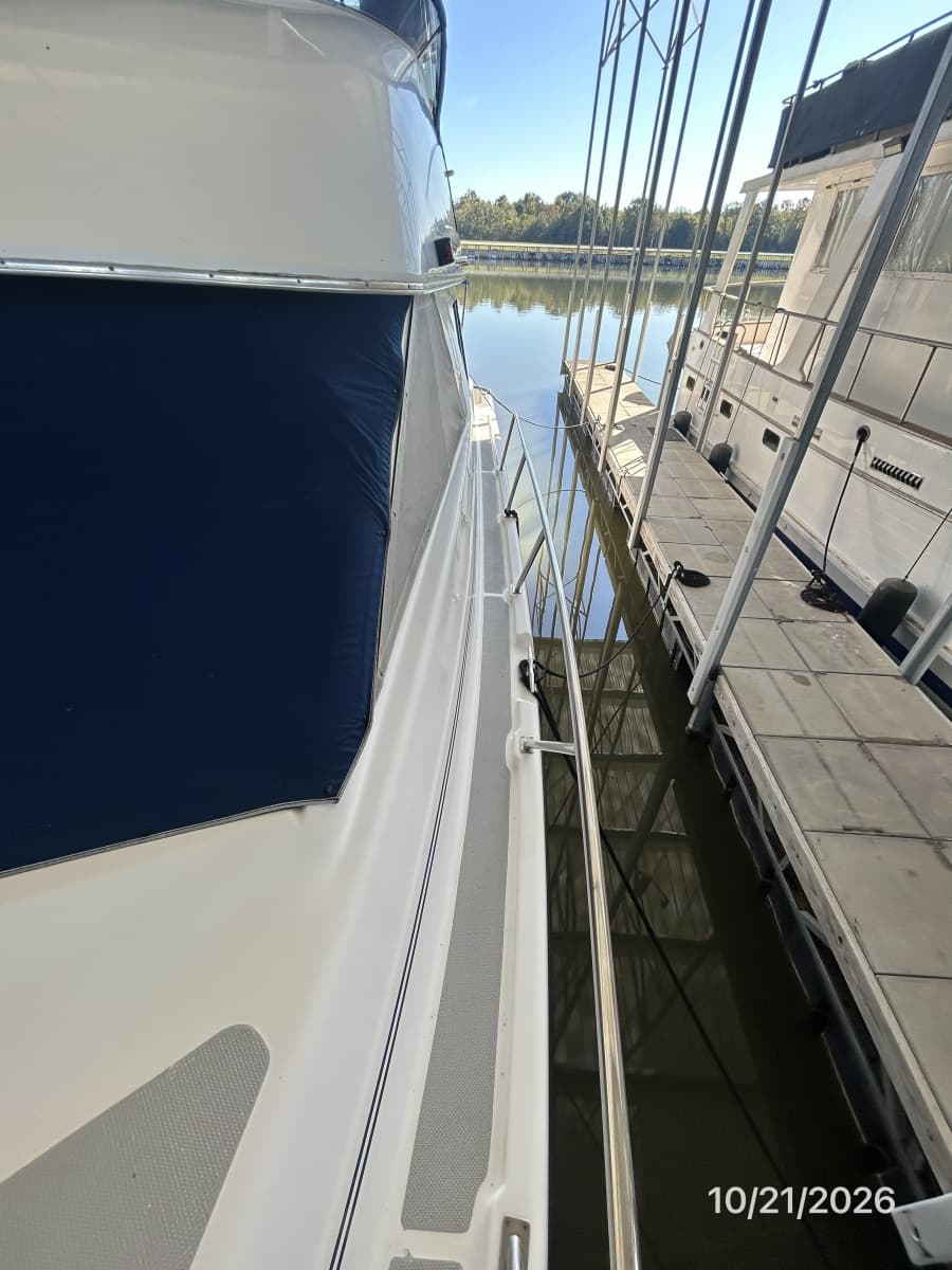 1997 Bayliner 3988 - Photo 14