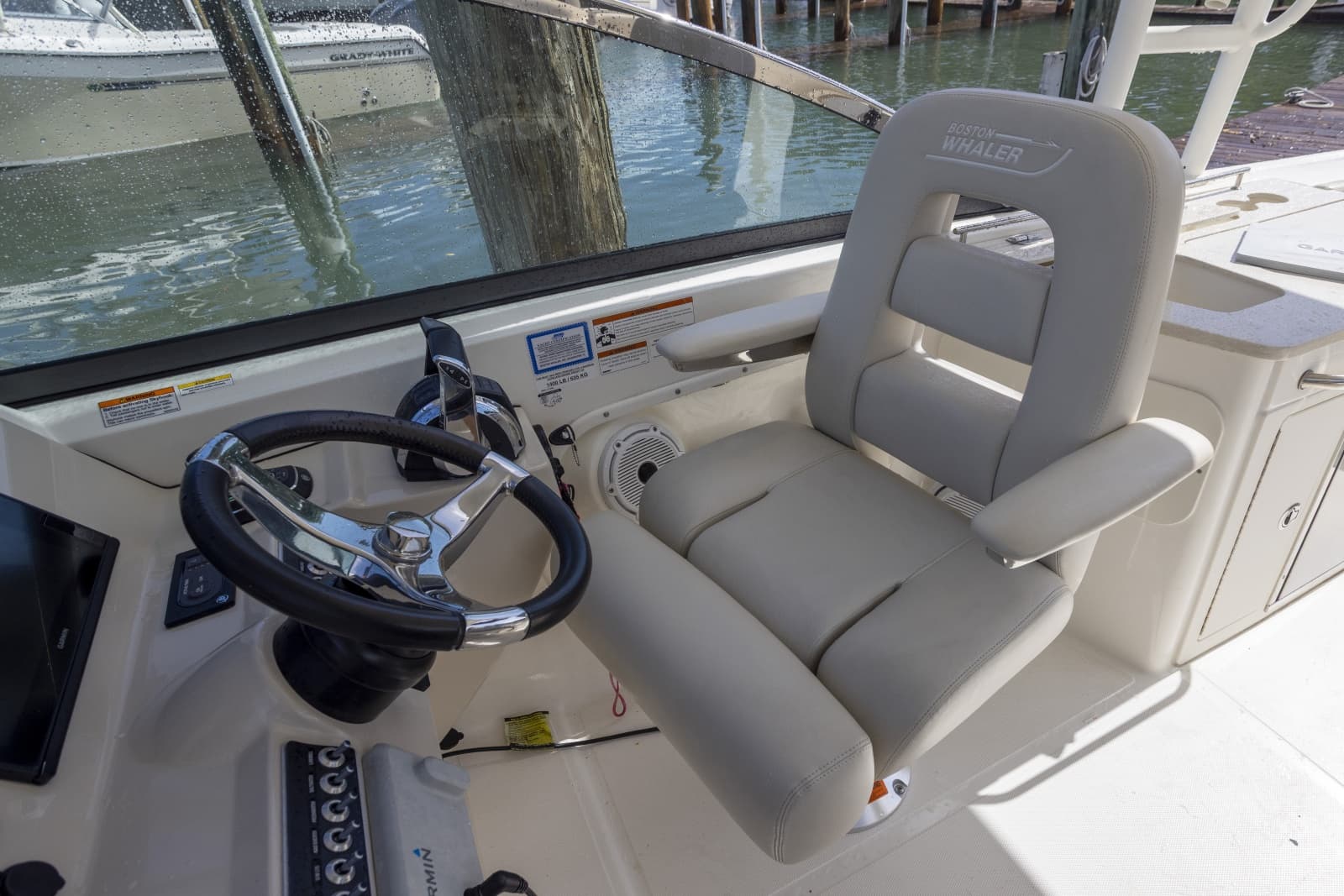 2019 Boston Whaler 270 Vantage - Photo 16