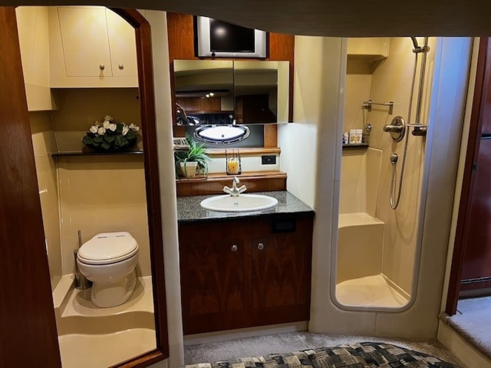 2005 Cruisers Yachts 440 - Photo 9