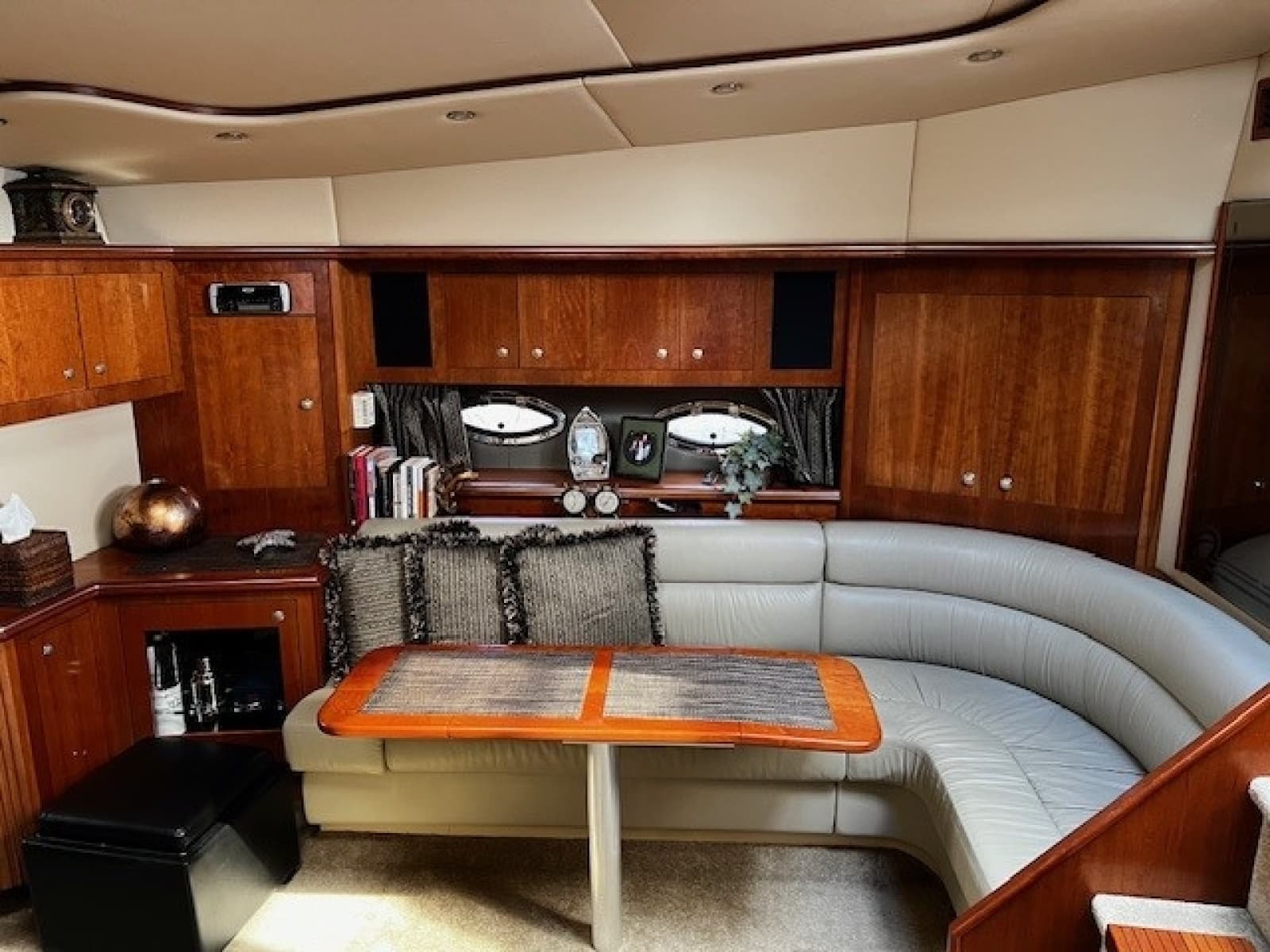 2005 Cruisers Yachts 440 - Photo 13