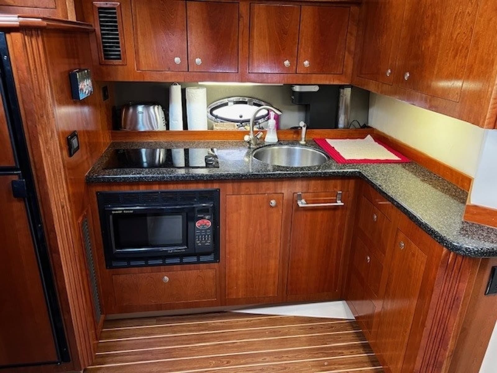 2005 Cruisers Yachts 440 - Photo 11