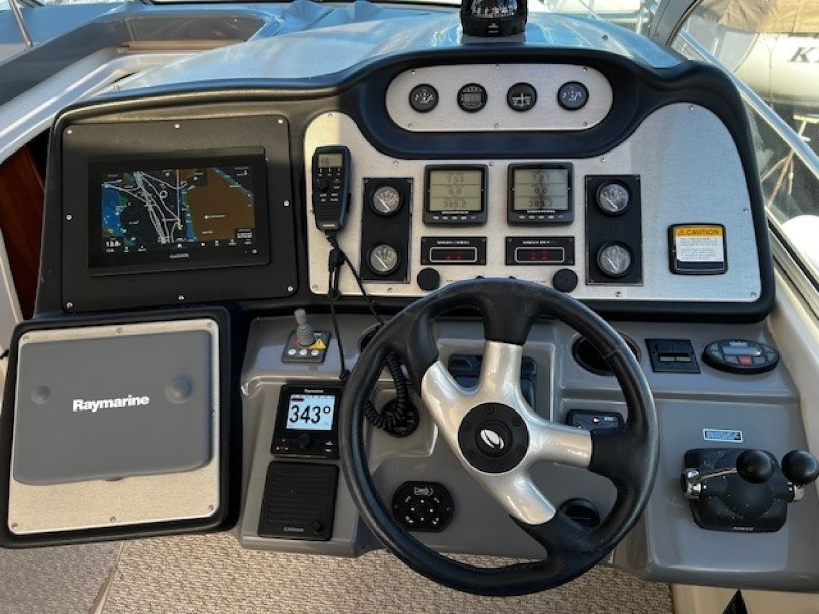 2005 Cruisers Yachts 440 - Photo 4