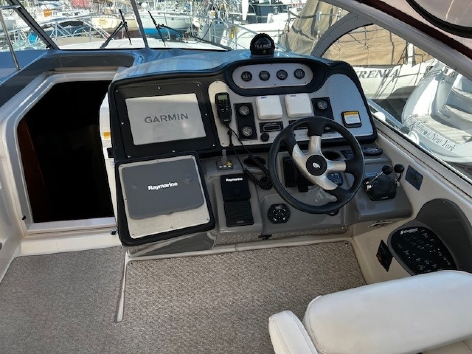2005 Cruisers Yachts 440 - Photo 5