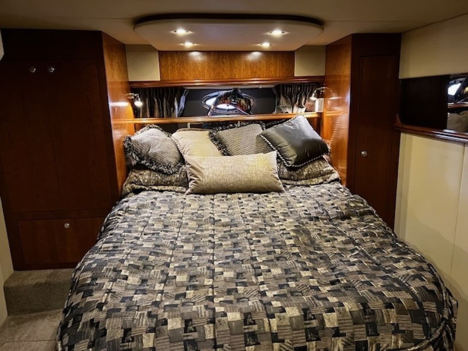 2005 Cruisers Yachts 440 - Photo 10
