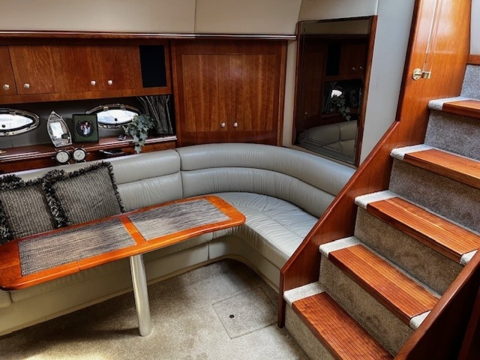 2005 Cruisers Yachts 440 - Photo 14