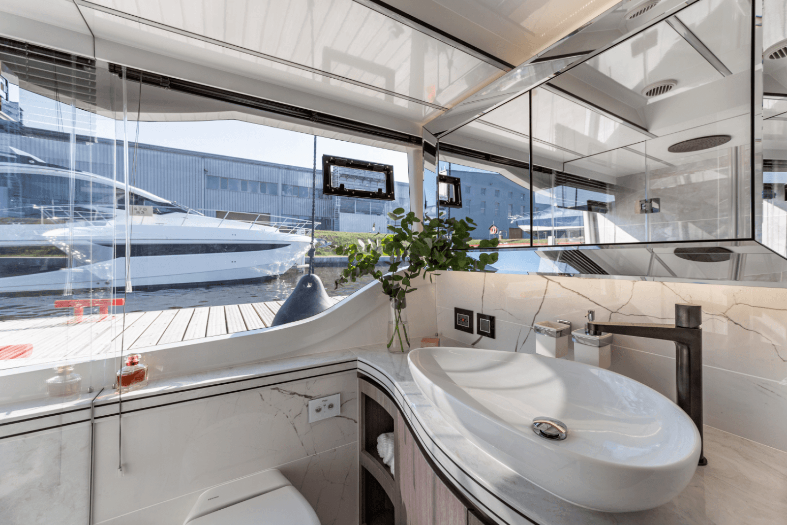 2024 Galeon 560 FLY - Photo 31