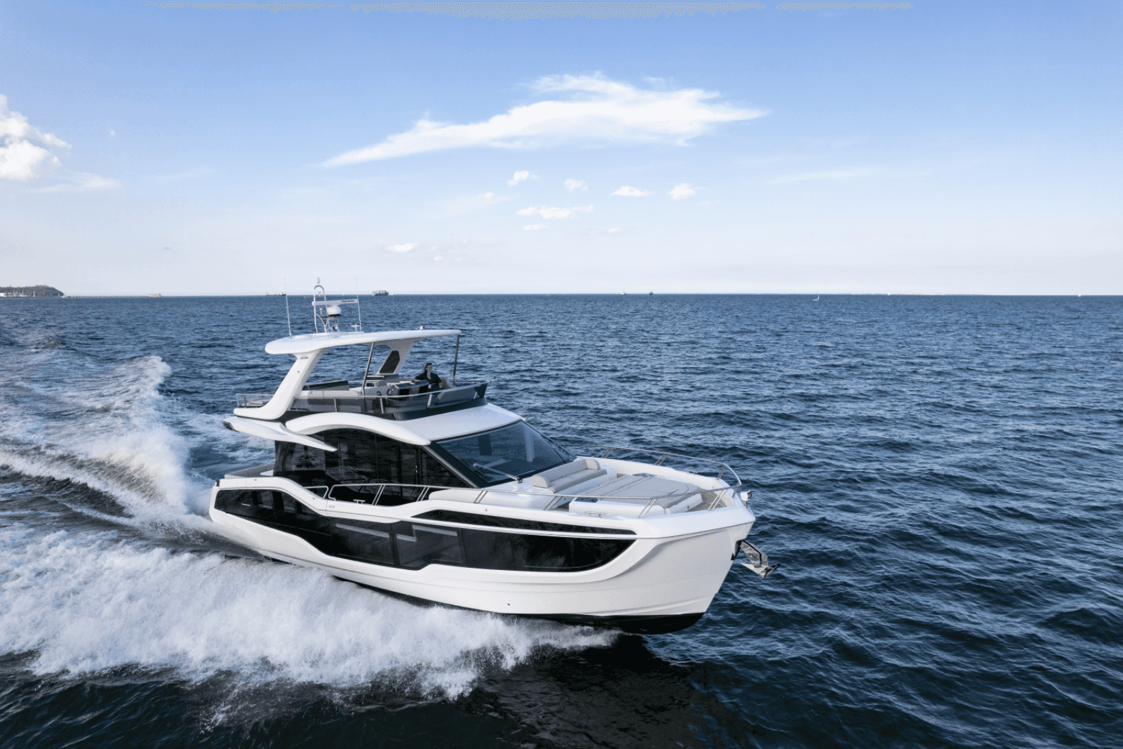 2024 Galeon 560 FLY - Photo 1