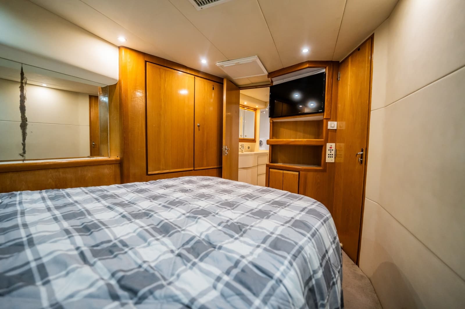 1998 Bertram 54 Convertible - Photo 26