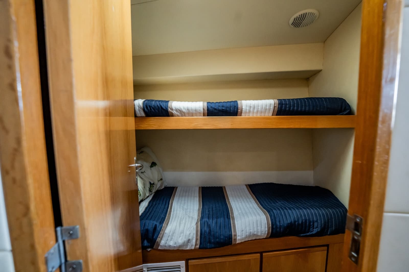 1998 Bertram 54 Convertible - Photo 17