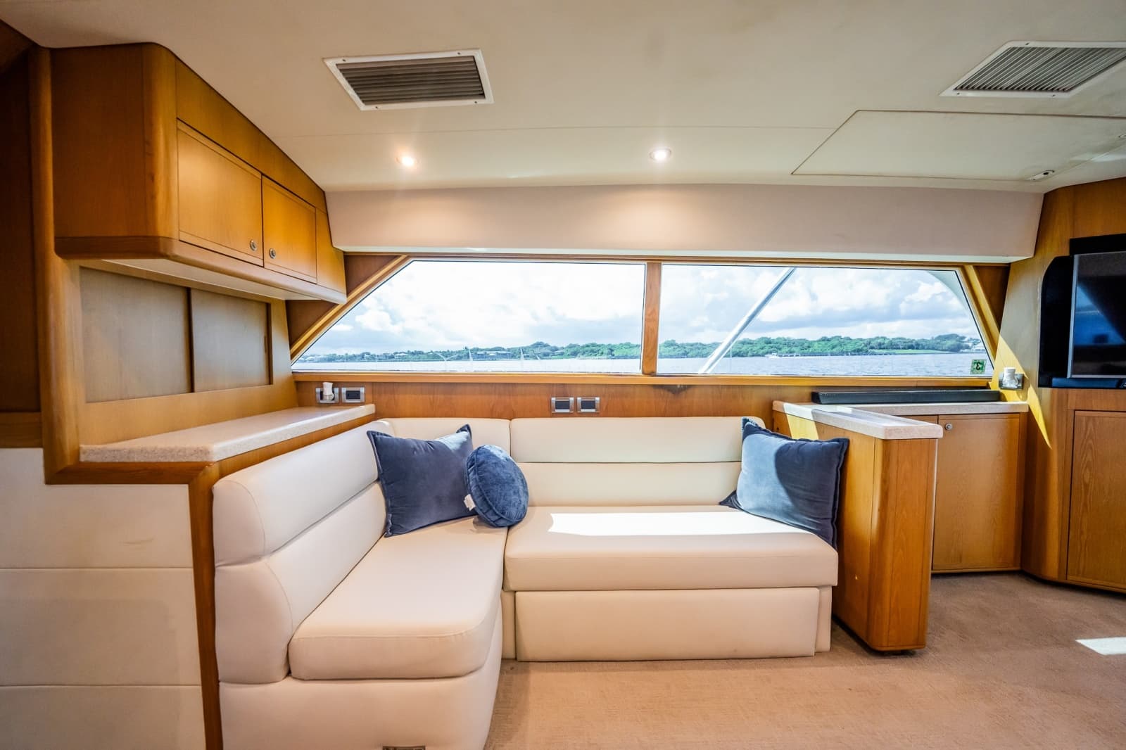 1998 Bertram 54 Convertible - Photo 49