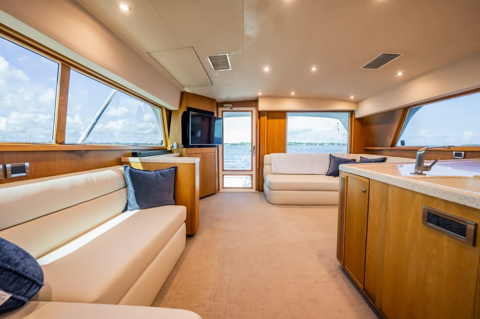 1998 Bertram 54 Convertible - Photo 56