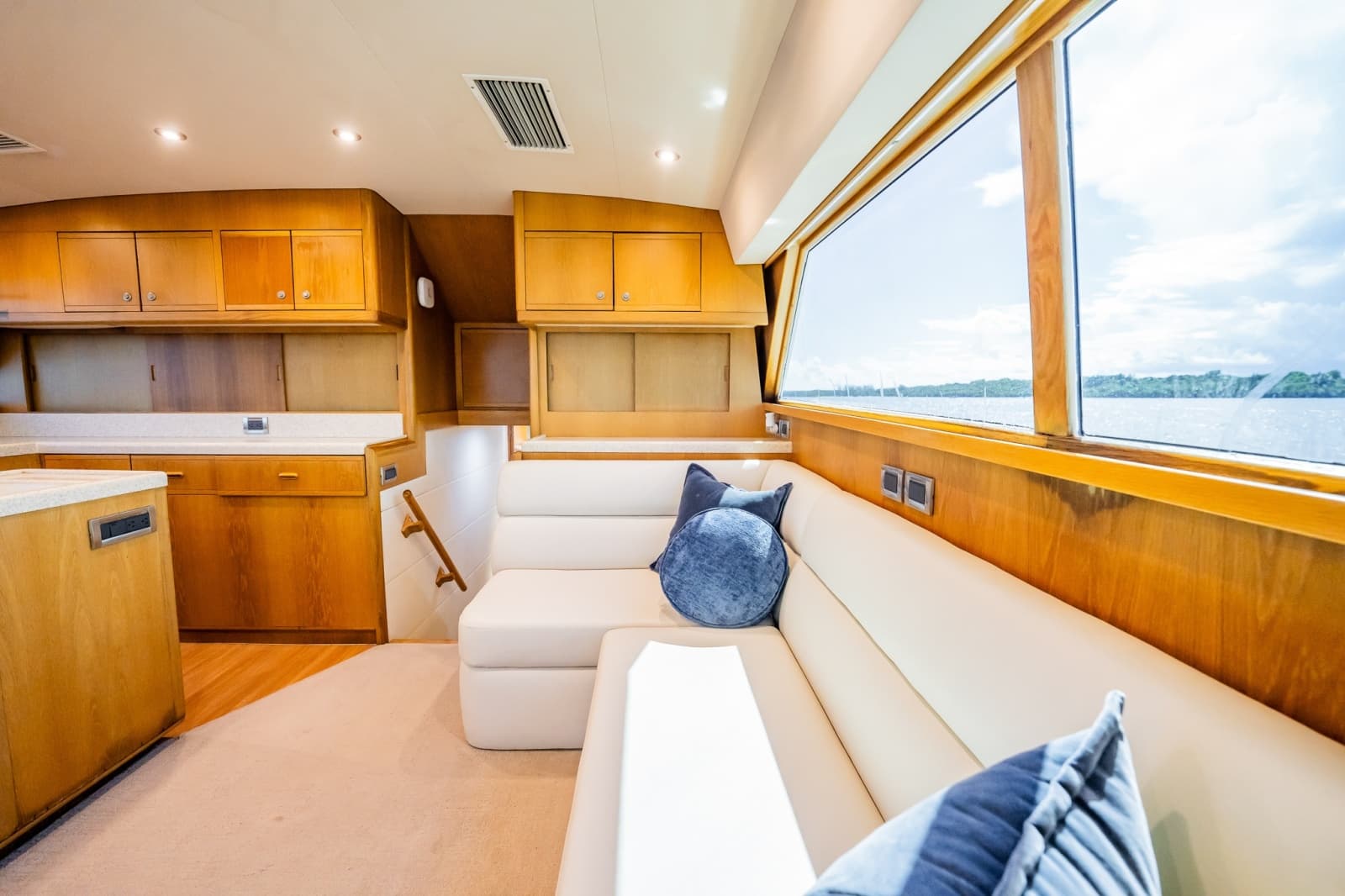1998 Bertram 54 Convertible - Photo 47
