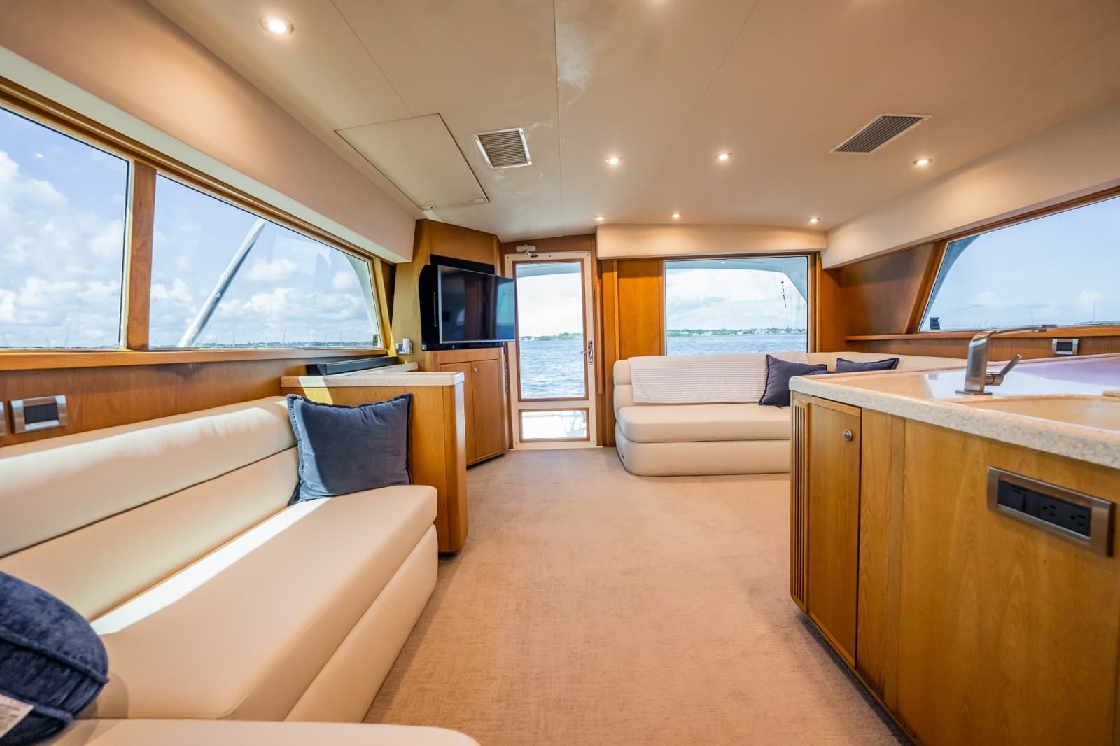 1998 Bertram 54 Convertible - Photo 57