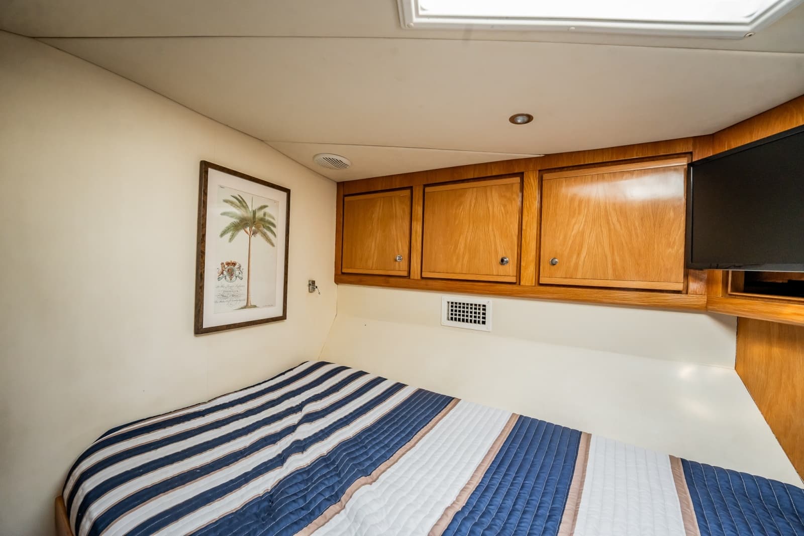 1998 Bertram 54 Convertible - Photo 37