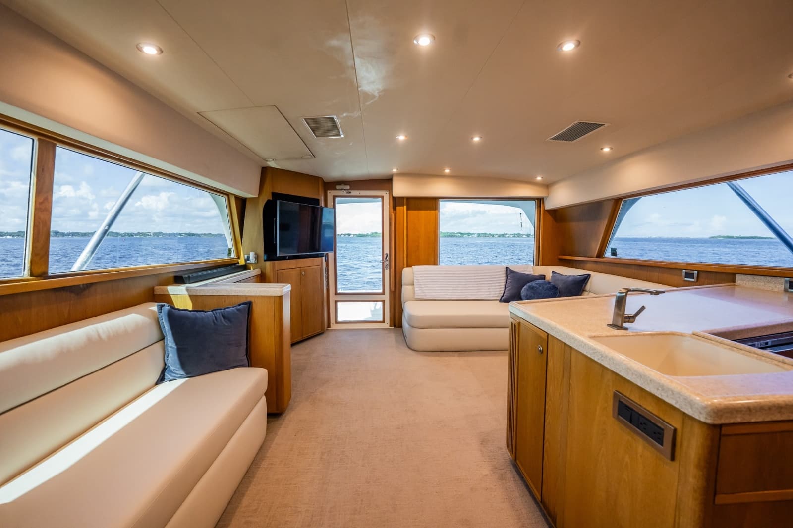 1998 Bertram 54 Convertible - Photo 58