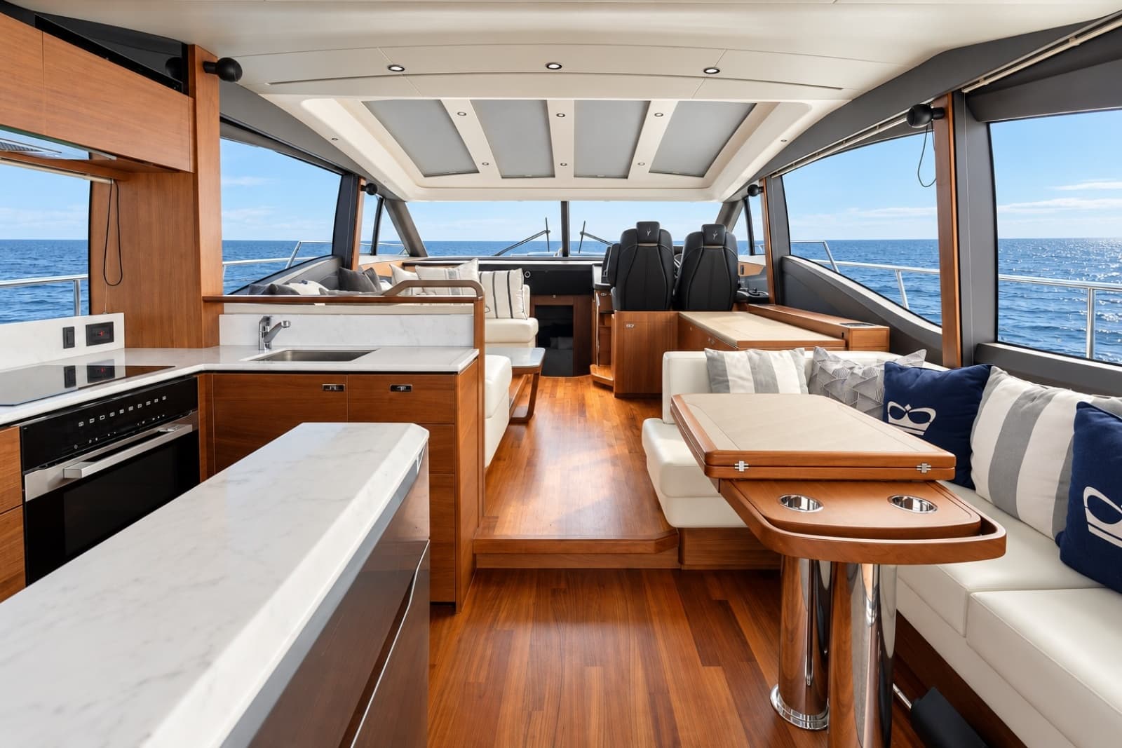 2024 Princess V60 - Photo 12