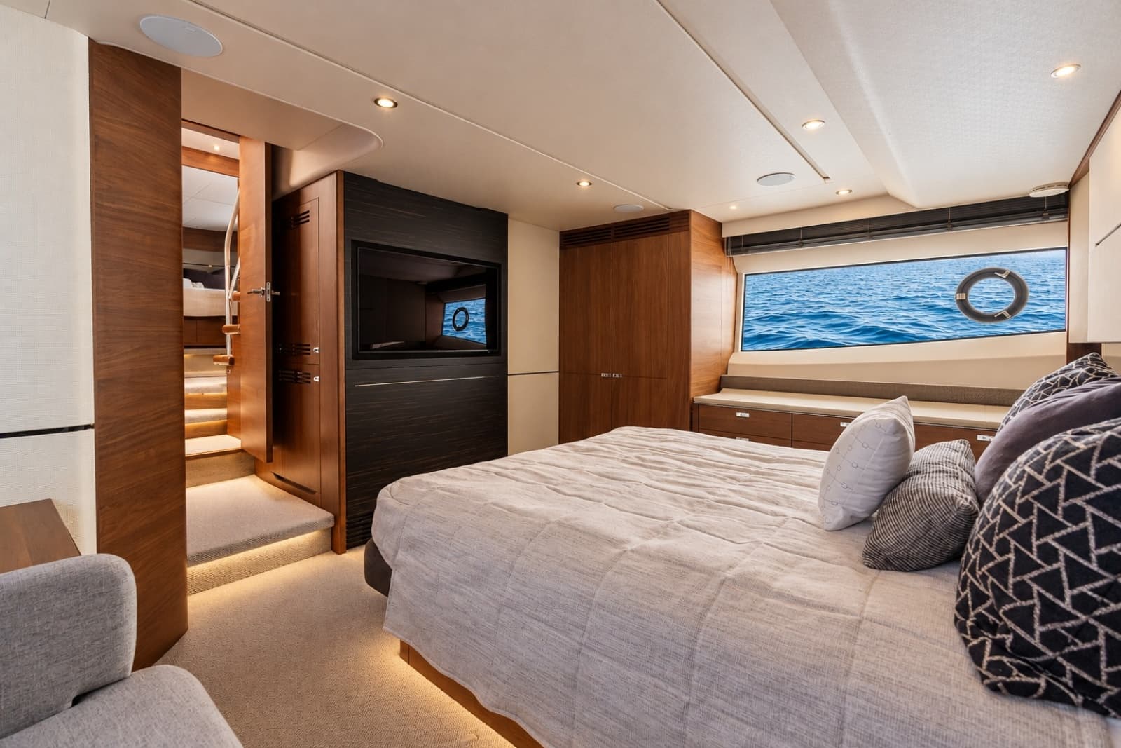 2024 Princess V60 - Photo 6