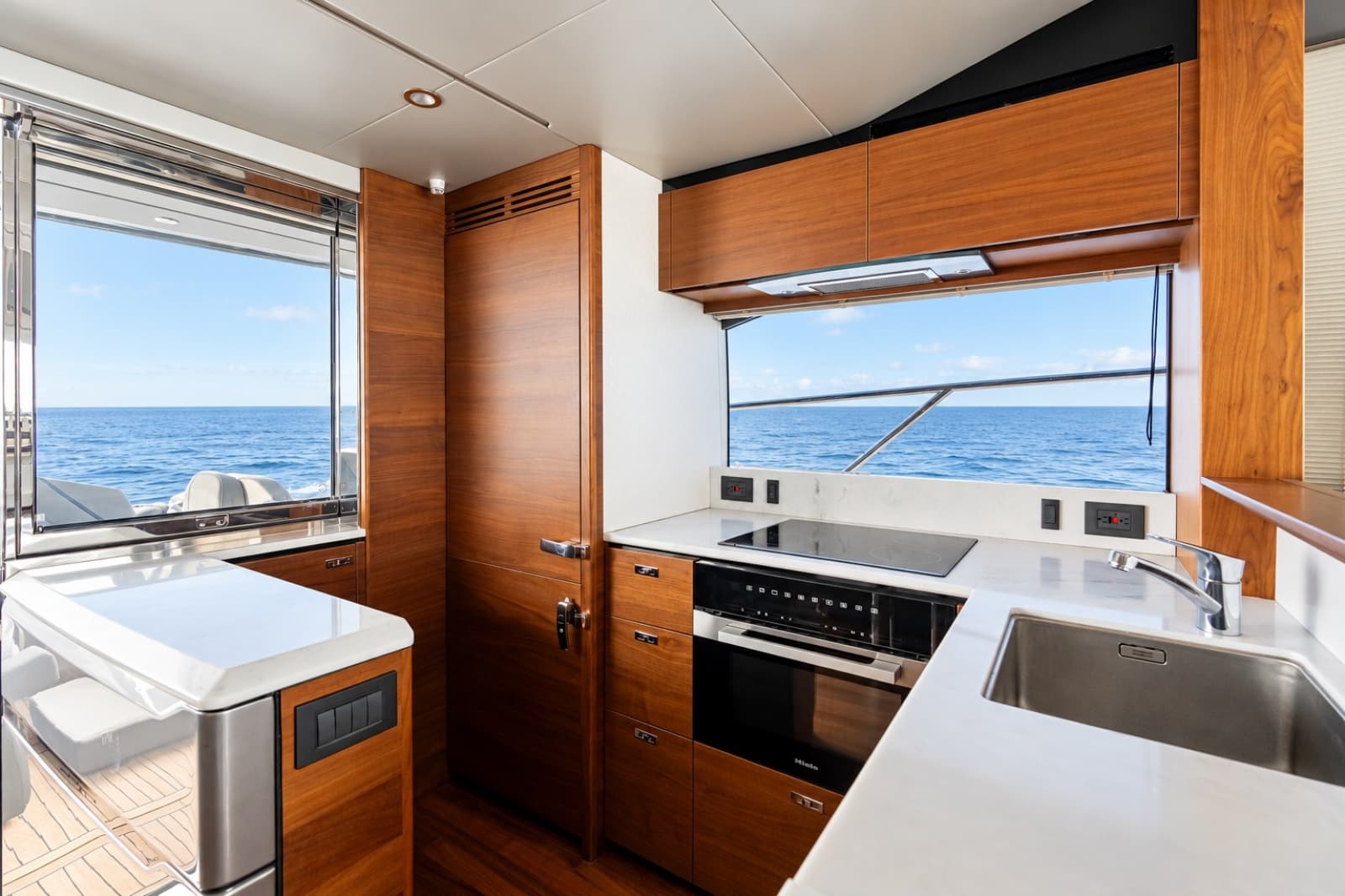 2024 Princess V60 - Photo 7