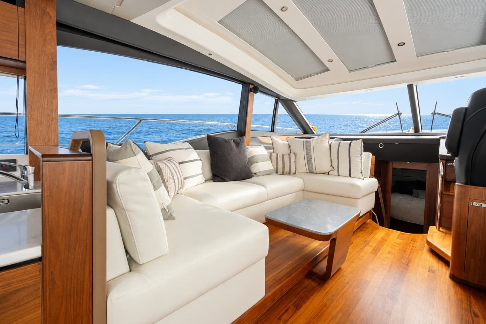 2024 Princess V60 - Photo 11