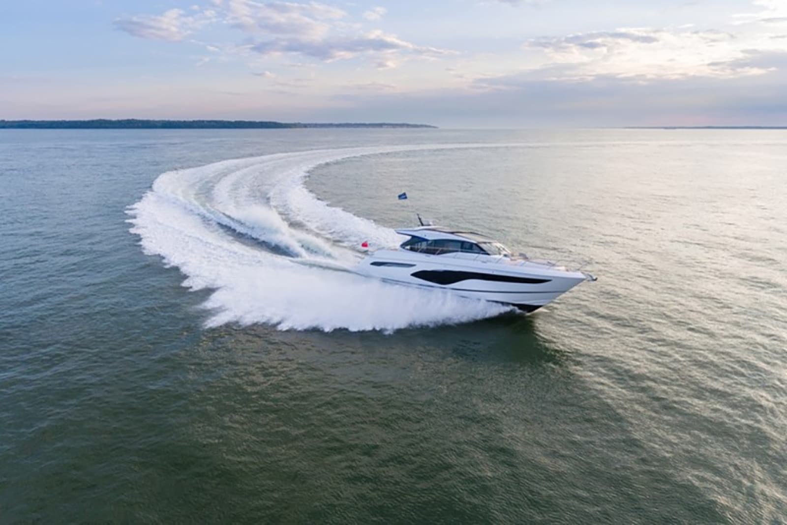 2024 Princess V60 - Photo 2
