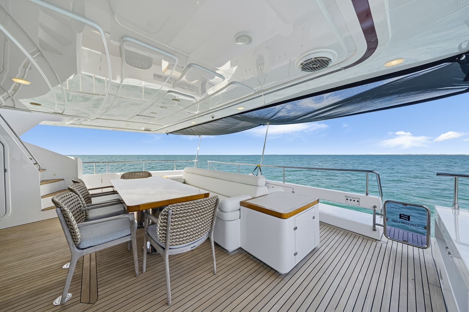 2016 Ferretti Yachts Custom Line - Photo 12