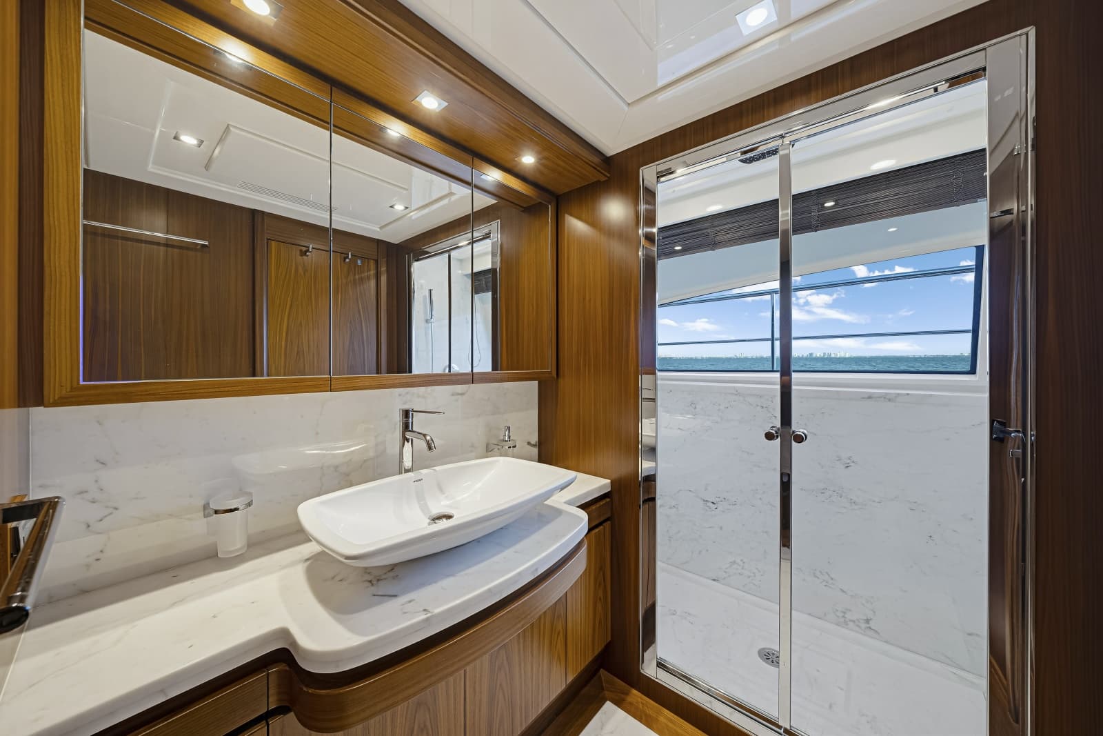 2016 Ferretti Yachts Custom Line - Photo 44