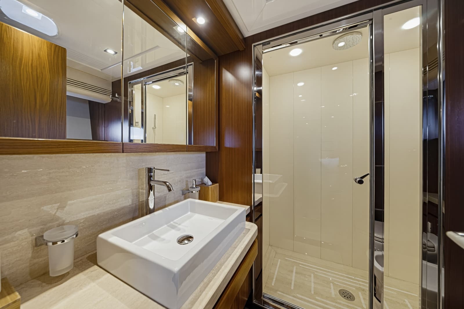 2016 Ferretti Yachts Custom Line - Photo 31