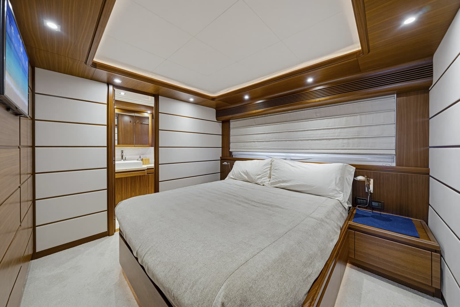2016 Ferretti Yachts Custom Line - Photo 36