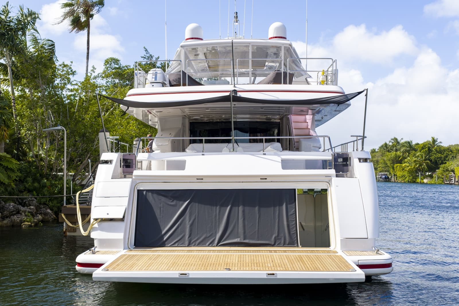 2016 Ferretti Yachts Custom Line 97 - Photo 11