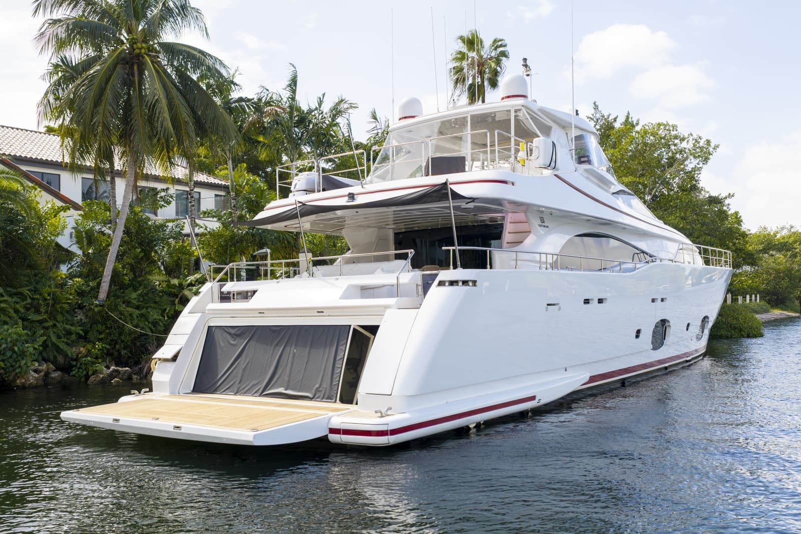 2016 Ferretti Yachts Custom Line 97 - Photo 12