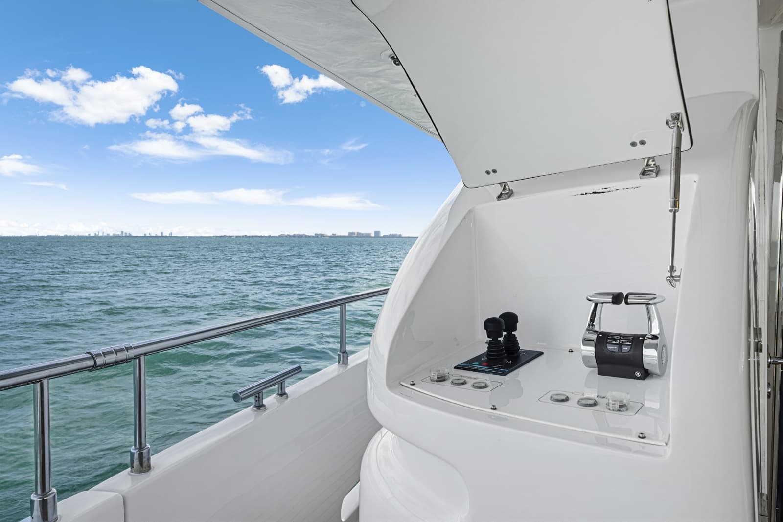 2016 Ferretti Yachts Custom Line - Photo 15
