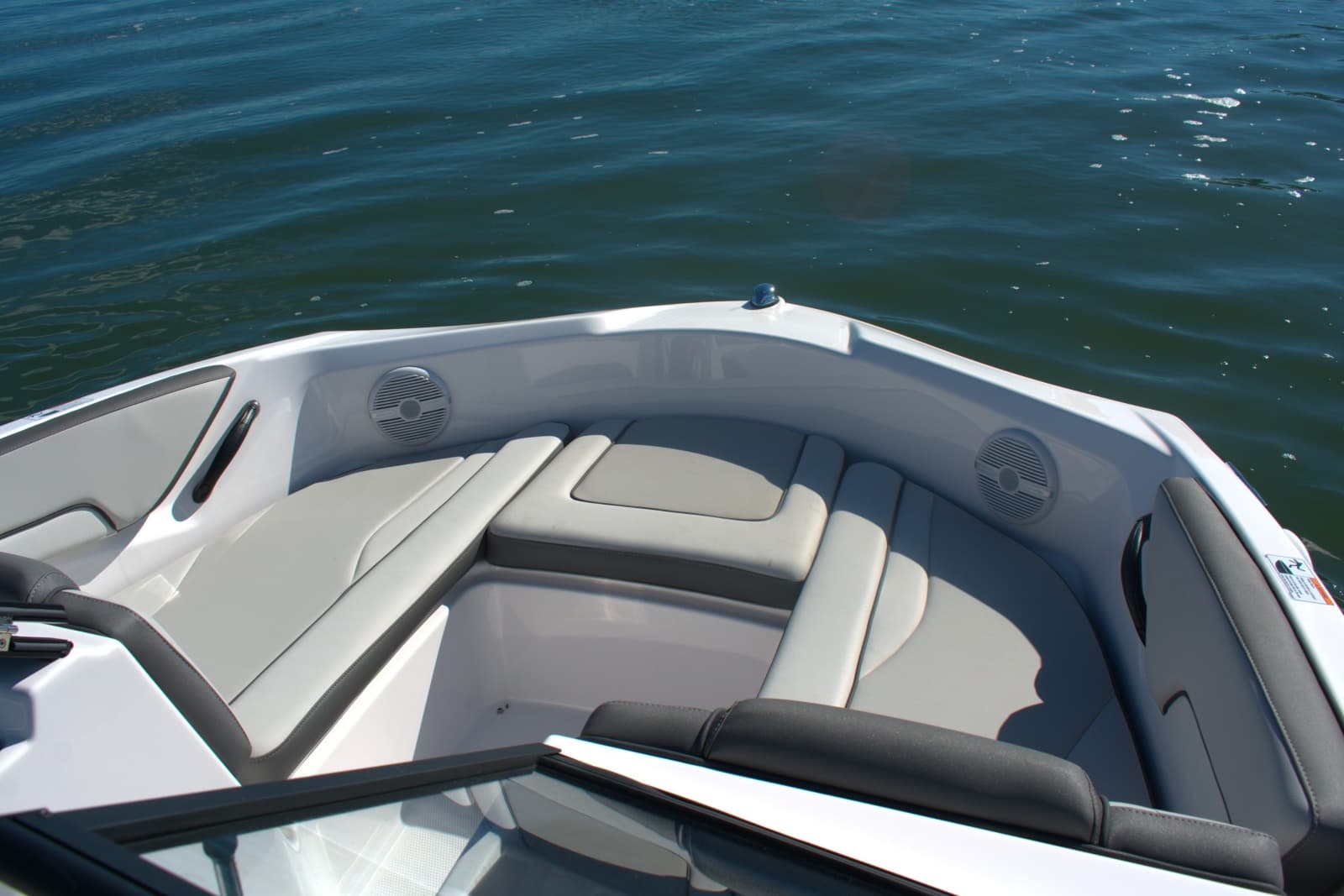 2025 Yamaha Boats AR190 - Photo 6