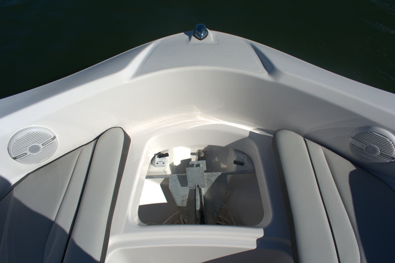 2025 Yamaha Boats AR190 - Photo 10