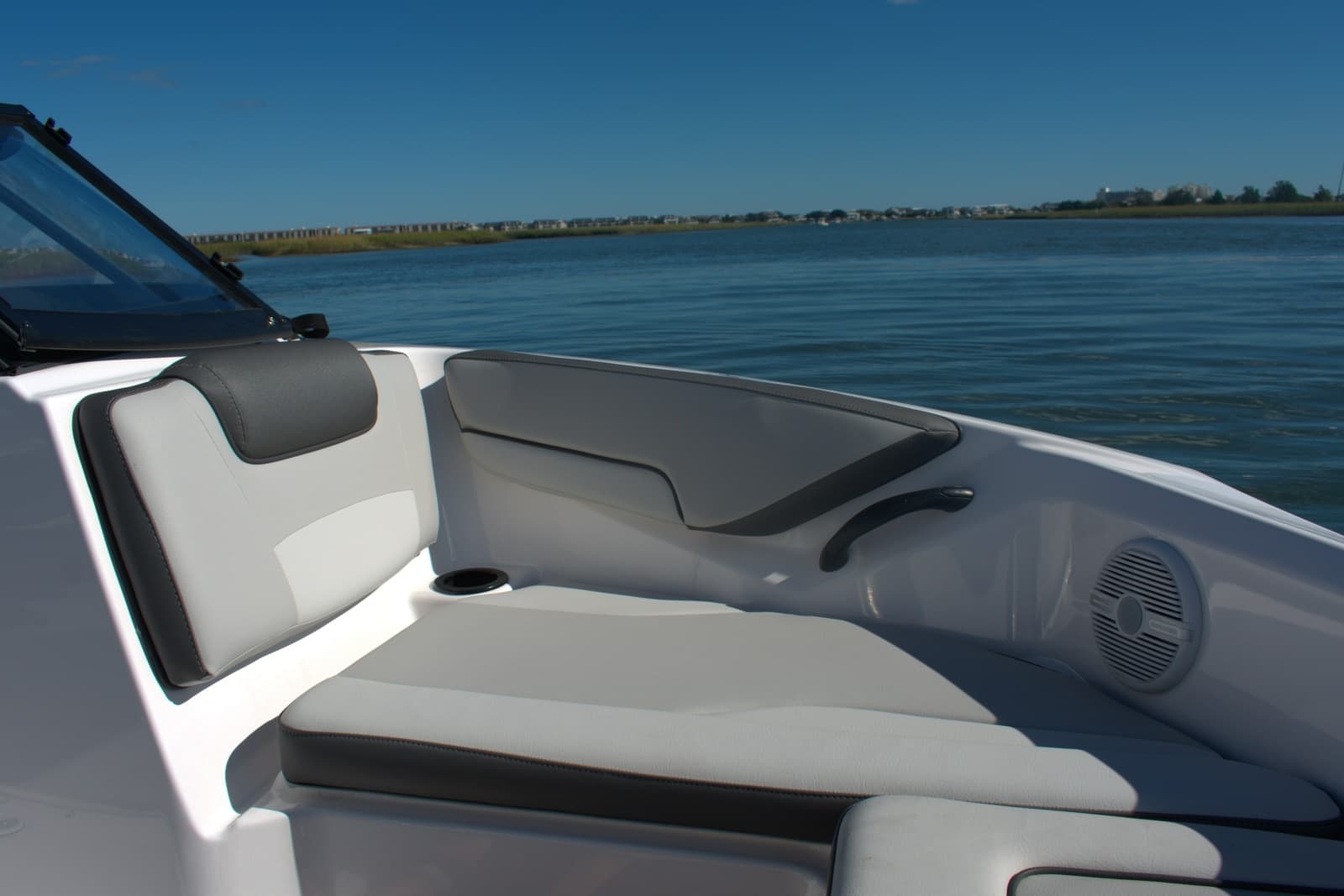 2025 Yamaha Boats AR190 - Photo 7