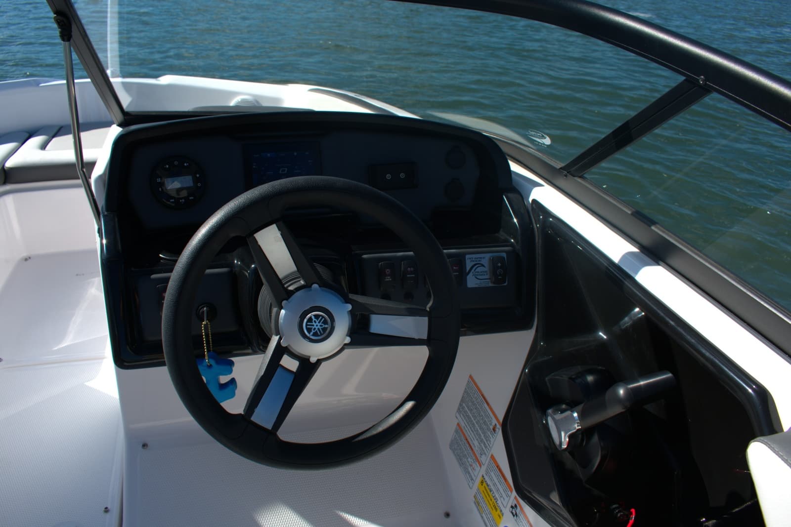 2025 Yamaha Boats AR190 - Photo 11